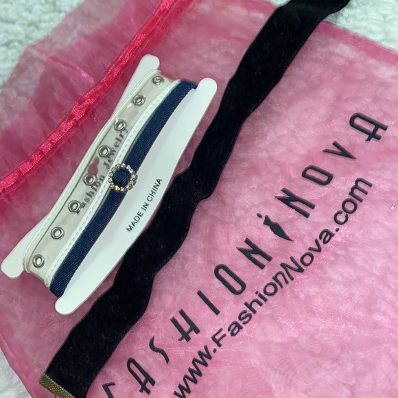 🟢 3 chocker necklaces - 3/25 SALE - Picture 2 of 2